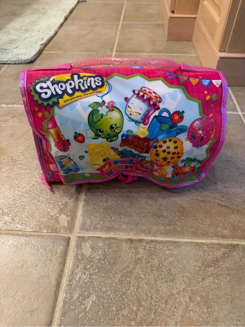 Shopkins Bright Pink Character Carry Bag with over 50 Shopkins